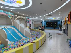 -月儿湾儿童游泳成长中心