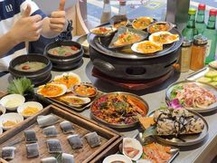 -围炉肉舍•炭烤活鳗•丹东海鲜烤肉(步行街店)