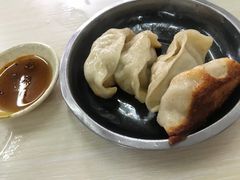 -黄阿姨锅贴大王(万航渡路店)