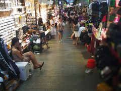 -广州白马服装市场