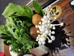 -虾弄弄海派小龙虾·牛羊蝎子火锅