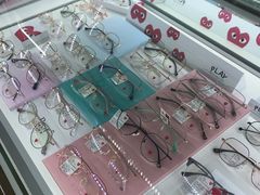 -翰佐蔡司小乐圆·依视路星趣控·暴龙眼镜折扣店