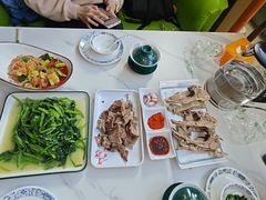 -三江源美食城