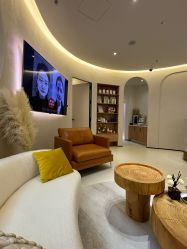 -初颜品佑肌肤管理