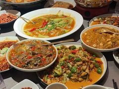 -川流不息·地道川菜·小龙虾(松东路店)