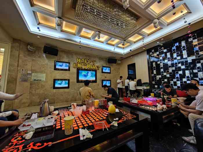 喜聚ptv-"工作日的下午约了一帮朋友来k歌,那个下午."-大众点评移动版