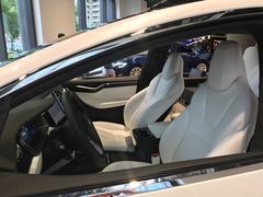 -TESLA 特斯拉(上海太古汇体验店)