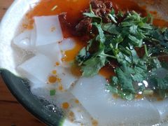 -巍山𤆵肉饵丝
