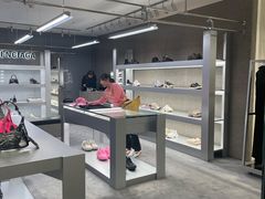 -文艺复兴百货(米兰大教堂广场店)