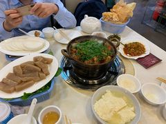 -渝君重庆火锅(嘉宾路店)