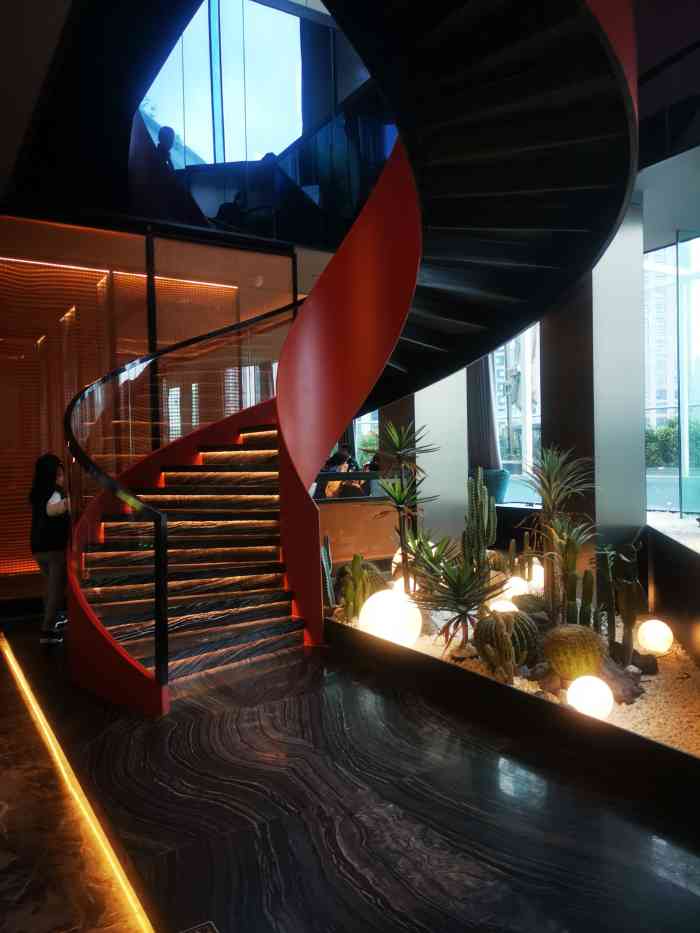 湘鼎盛臻品餐厅(银泰中心店)-"这家湖南菜在银泰中心8楼,海底捞对面