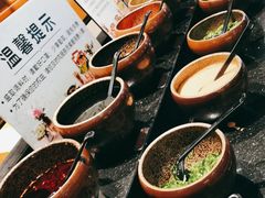自助调料区-呷哺呷哺(万达新世界店)