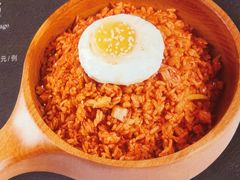 辣白菜炒饭-明洞阿姨·韩式酱蟹烤肉·创意料理(三元桥店)