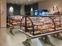-HOT CRUSH趁热集合·现烤面包(上海环球港店)