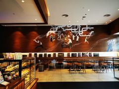 面包甜点陈列柜-星巴克(深圳龙华和平里店)