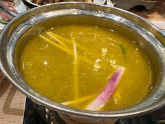 酸萝卜鸭汤锅-龙聚德北京烤鸭(沙坪坝华宇A馆店)