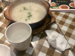 -新大咀港式茶餐厅(宝山万达店)