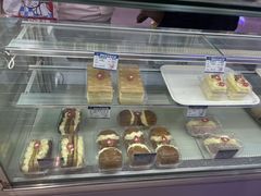 -白玉兰食品甜凤店(合生汇店)