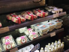 -85度C(生甜甜圈研究工坊·上海松江人民北路店)