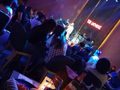 -TZ House音乐现场(来福士中心店)