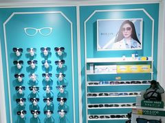 -英伦眼镜蔡司依视路折扣店(通州万达店)