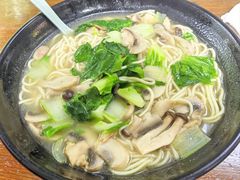 双菇青菜面-家烧面馆【南山路知名经典面食】