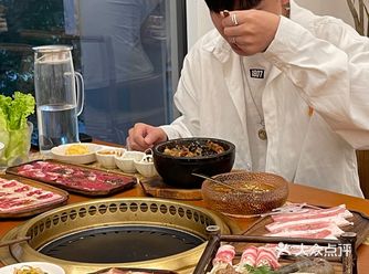 这家南宋庭院式烤肉！就在小河直街边
