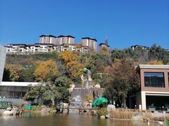 -七彩云南古滇温泉山庄