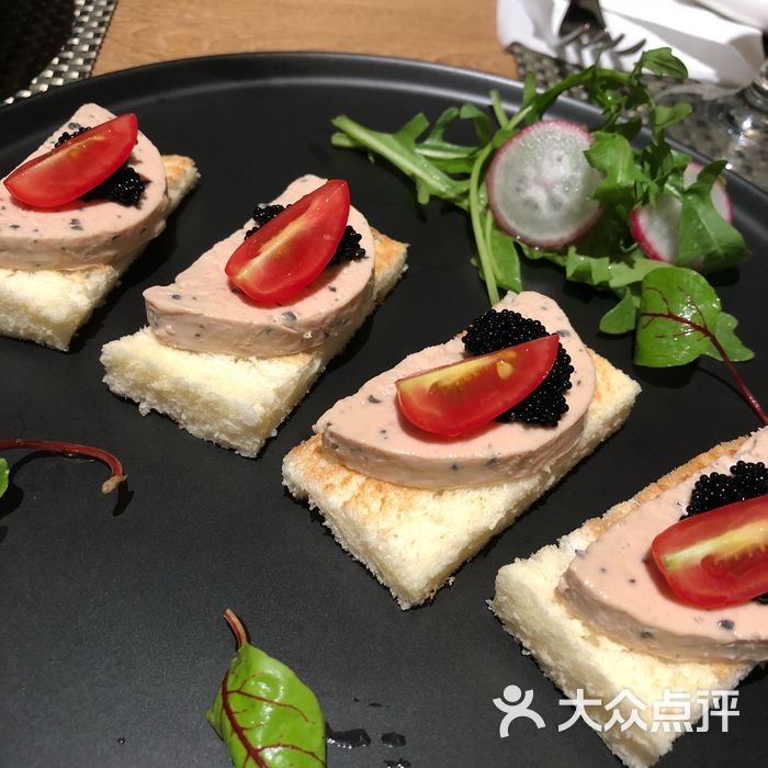 玫瑰园餐厅黑松露鱼子酱法国鹅肝配吐司图片-北京西餐-大众点评网