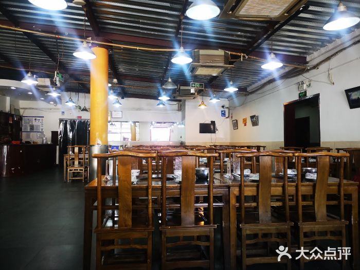 龙顺园麻辣香锅(机场店)大堂图片