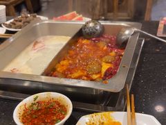 -百年川椒重庆老火锅(光谷店)
