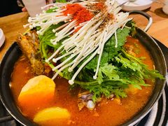 土豆排骨火锅-喇喇排骨火锅·传统韩式脊骨汤(望京西园总店)