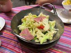 -香巴拉云南餐厅(华莱坞店)