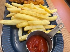 -必胜客(上海华谊新所店)