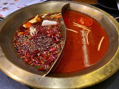 -沸炉重庆老火锅(军事博物馆店)