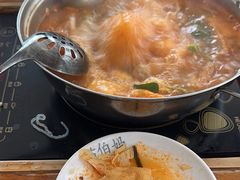 -苗伯妈酸汤火锅