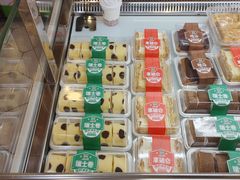 -光明牛奶棚(南泉店)