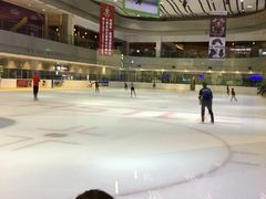 -冰堡国际溜冰场(观澜湖新城MHMALL店)