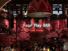 -FOUR PLAY BAR