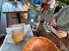 -Ribs & Burgers The Rocks