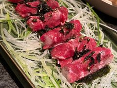 牛肉虾滑-三出山火锅(南京万象天地店)