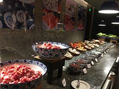 自助取餐区-BLU 全日制餐厅(上海安曼纳卓悦酒店)