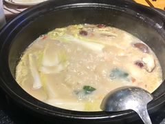 -洪氏嗨捞·广东猪肚鸡·椰子鸡火锅(西咸万象城店)