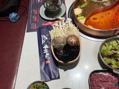 -牛村来人潮汕牛肉火锅(西单店)