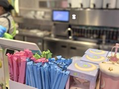 -奈雪的茶(亨特国际广场店)