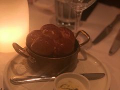 餐前面包黄油-壳里西餐厅Coquille Seafood Bistro(蒙自路店)