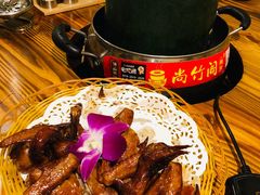 红烧乳鸽-尚竹阁冬瓜盅·18年地标美食(平洲店)
