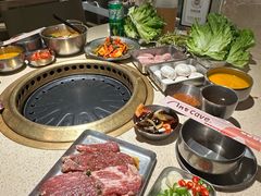 -蚂蚁洞·烤肉大营地(上海静安大悦城店)