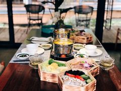 -乐领拈花溪·林涧食韵
