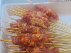 -哈尔滨小酒馆·鲜肉现穿自助烧烤(康新花园店)